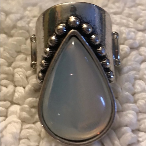 Set of 7 Beautiful Stretch Rings - Picture 6 of 8